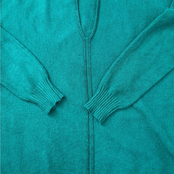 Beautiful Lilly Pulitzer Sevie Sweater – Green – Medium - Picture 3 of 4